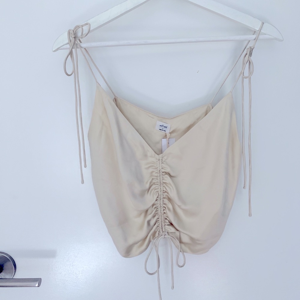 Aritzia Silky Wilfred camisole